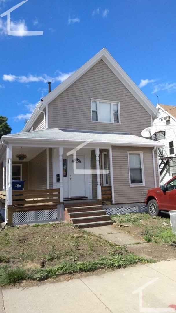 Apartment for rent at 38 Pratt St #20, Allston, MA 02134
