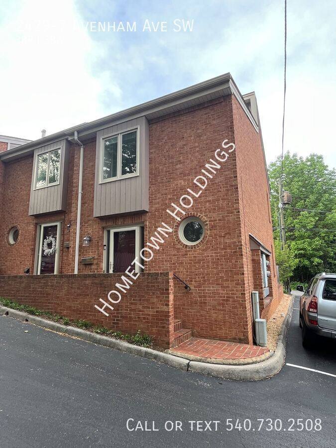 House for rent at 2429-7 Avenham Ave SW, Roanoke, VA 24014