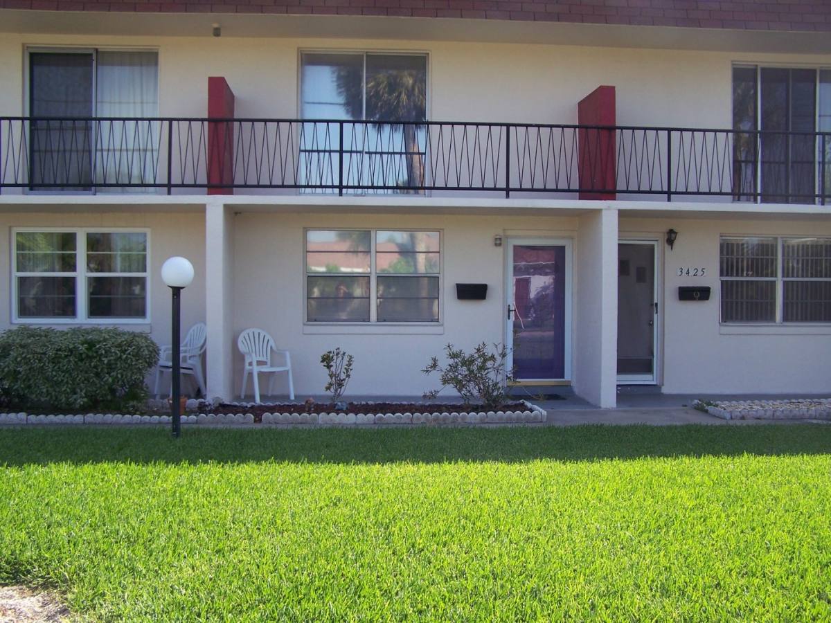 House for rent at 3423 S Peninsula Dr, Daytona Beach, FL 32118