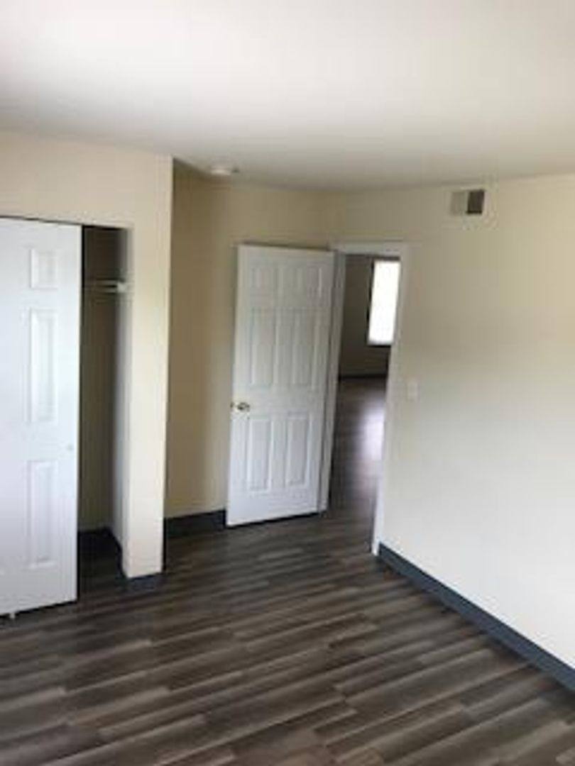 Apartment for rent at 1490 W Elm Rd, Radcliff, KY 40160