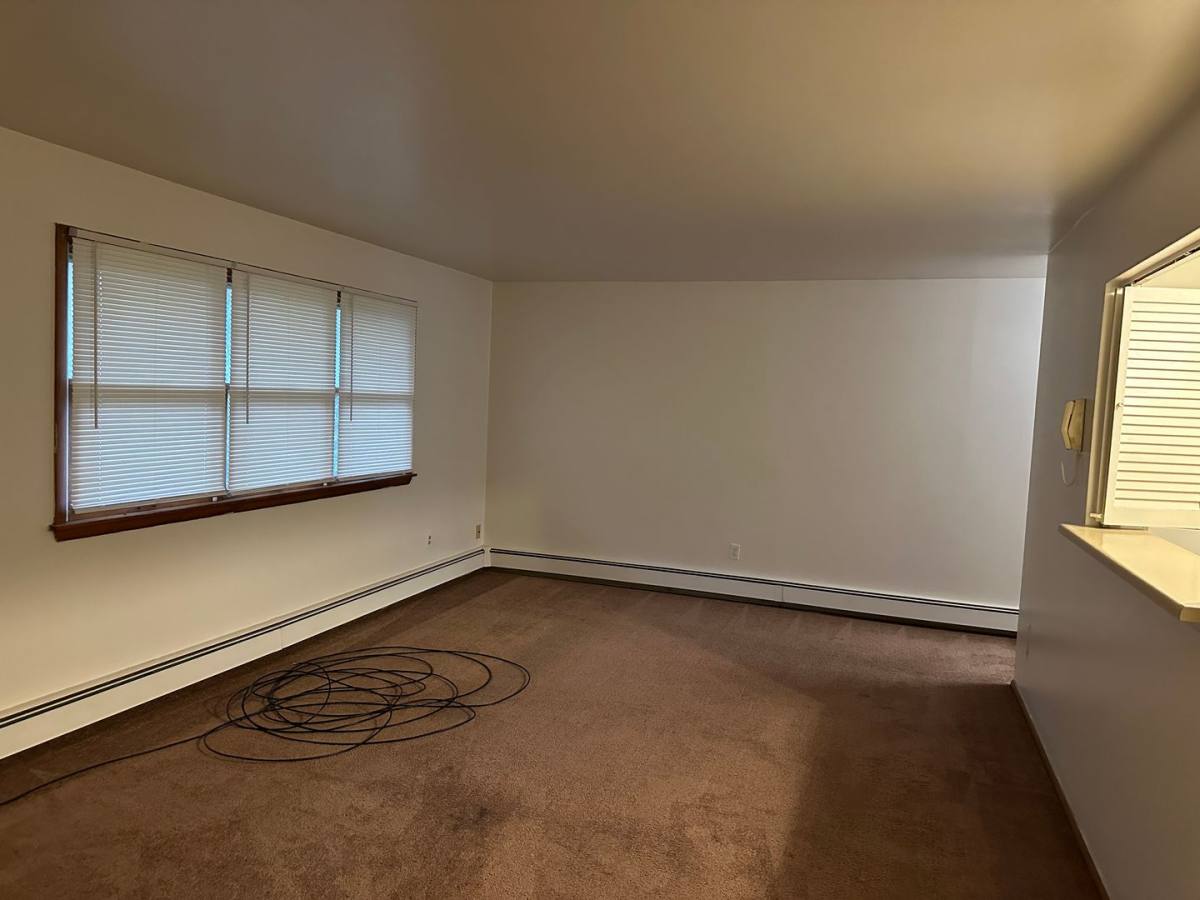 Apartment for rent at 28 Southwoods Ave, Youngstown, OH 44512