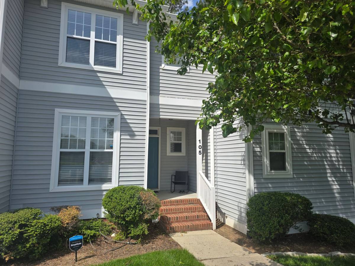 Townhouse for rent at 105 Summit Oaks Lane, Holly Springs, NC 27540