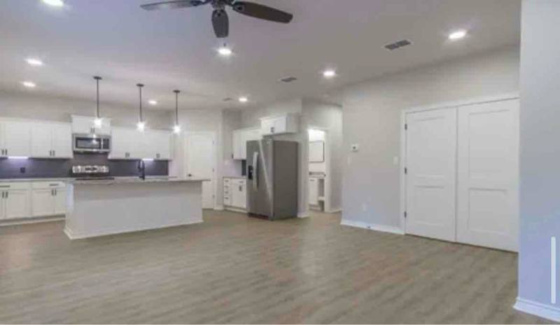 Apartment for rent at 2112 Oak Hollow St #B, Longview, TX 75604