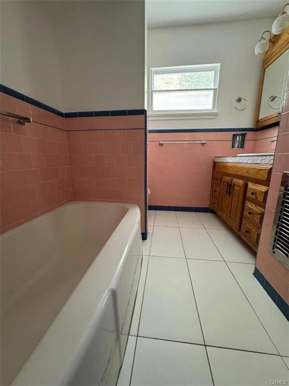 House for rent at 5250 Alhama Dr, Woodland Hills, CA 91364