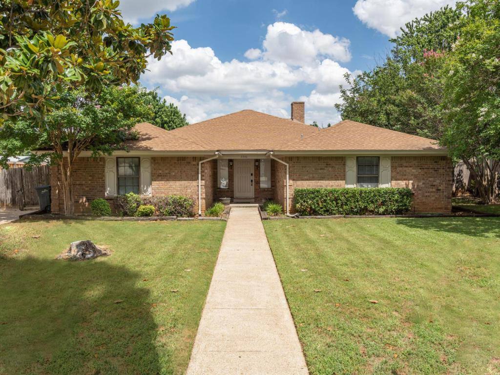 House for rent at 2340 Eagle Crest Dr, Grapevine, TX 76051