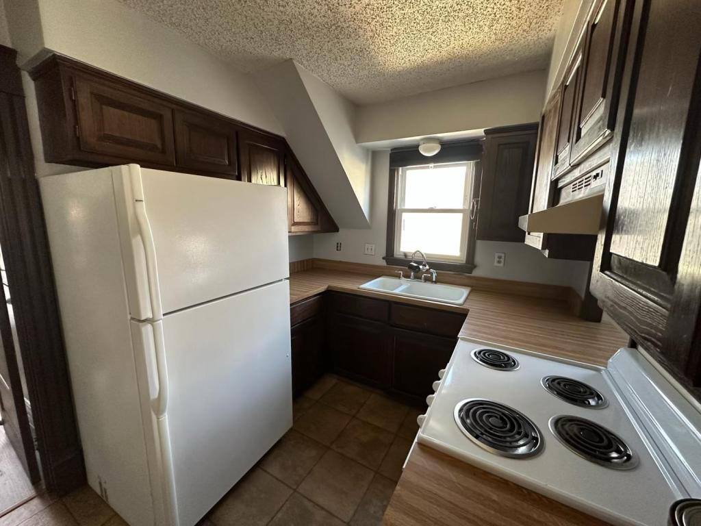 House for rent at 937 Grove Ave, Racine, WI 53405