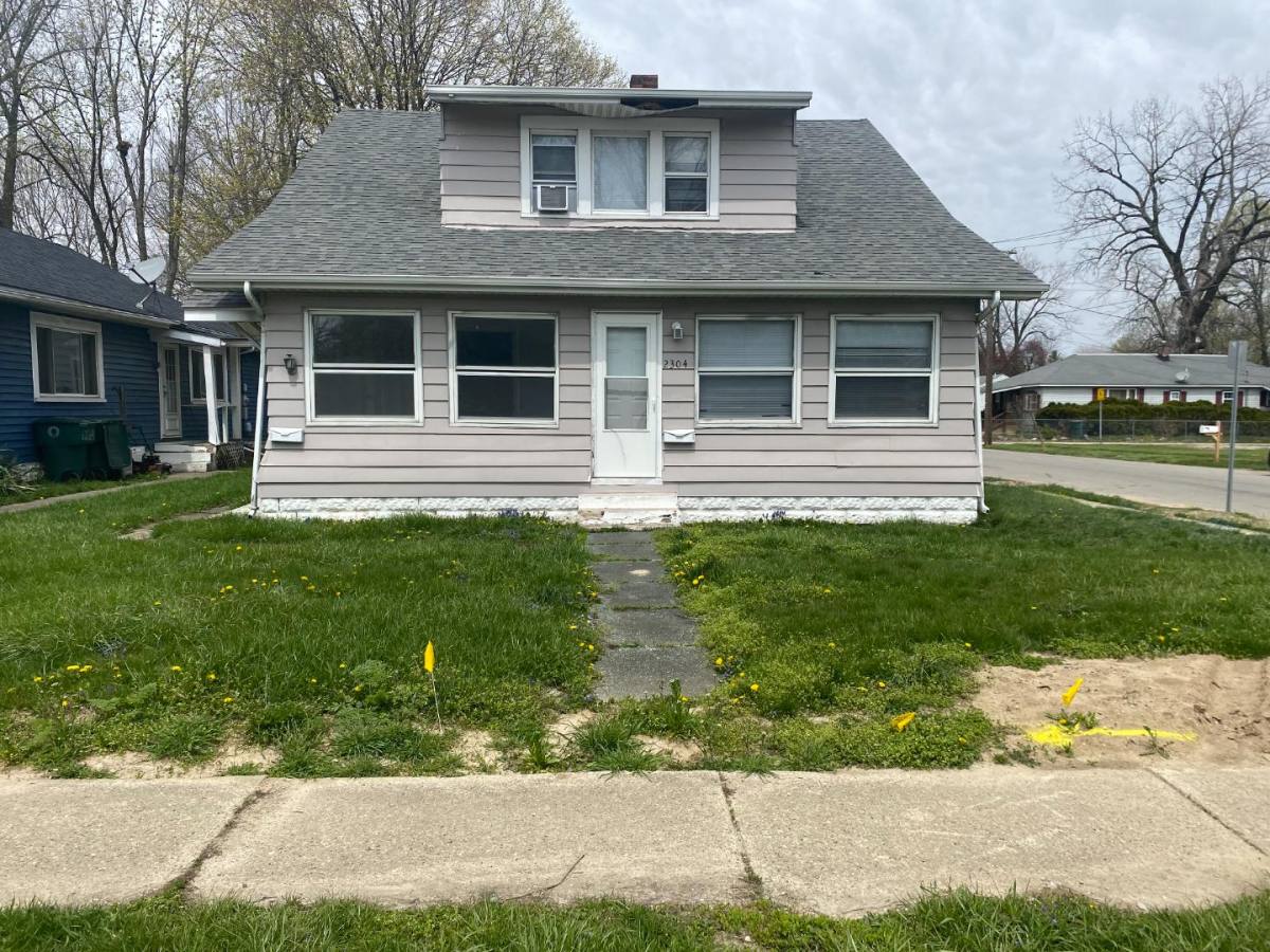 Apartment for rent at 2304 E Memorial Dr #1, Muncie, IN 47302
