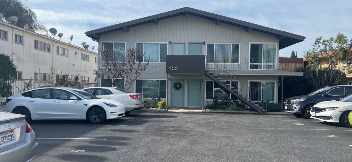 Apartment for rent at 4327 Inglewood Blvd, Los Angeles, CA 90066