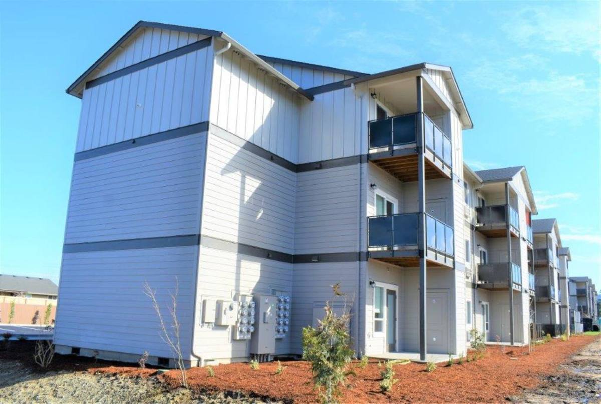 Apartment for rent at 2400 S 12th St, Lebanon, OR 97355