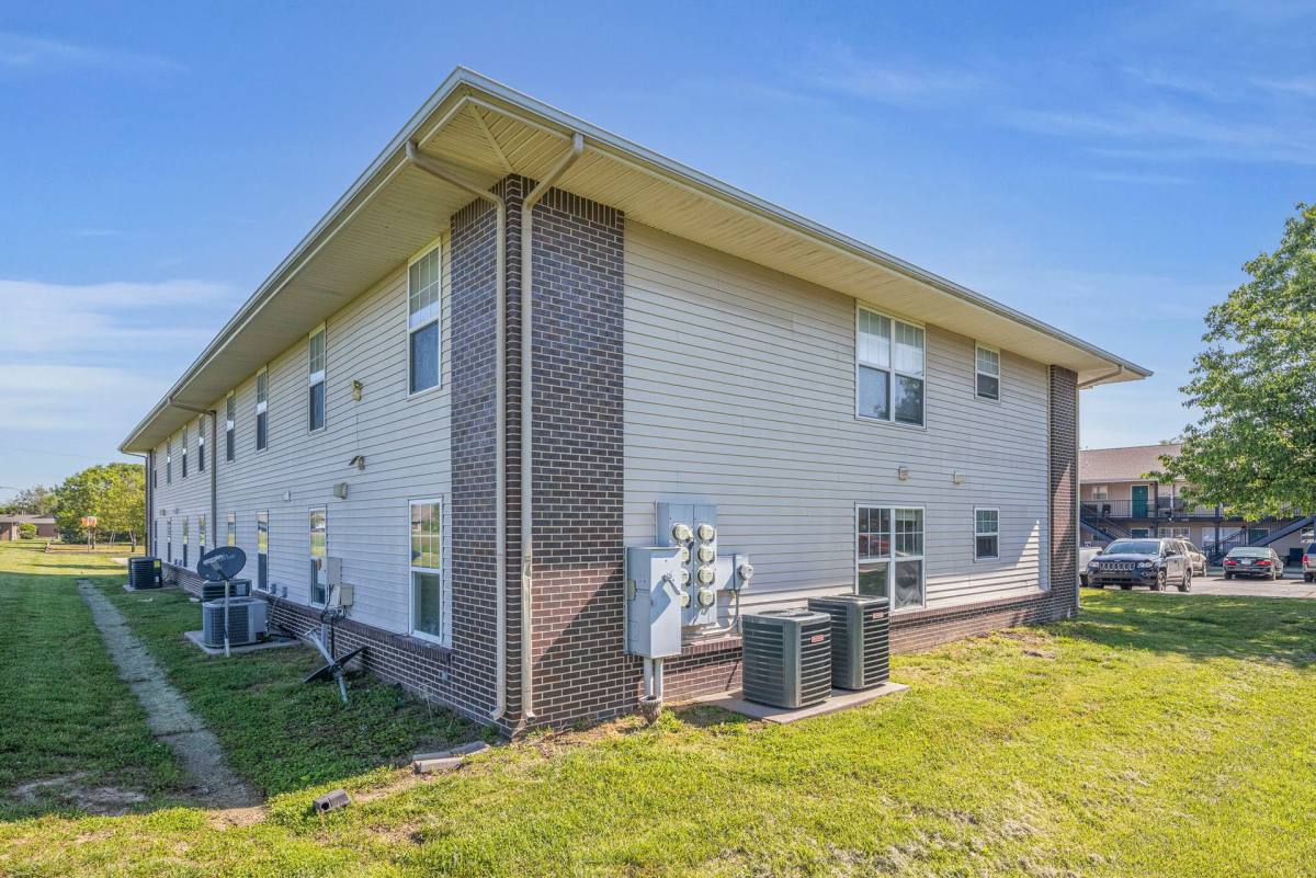 Apartment for rent at 1141 W 17th St, Ottawa, KS 66067