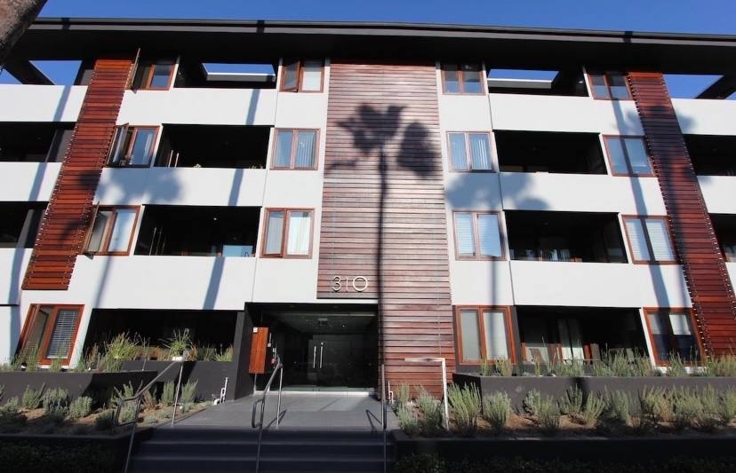 Apartment for rent at 310 N Crescent Dr, Beverly Hills, CA 90210