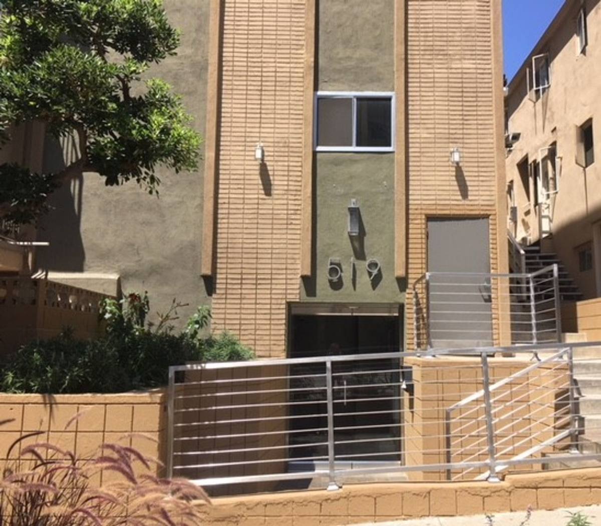 Apartment for rent at 519 Glenrock Ave, Los Angeles, CA 90024