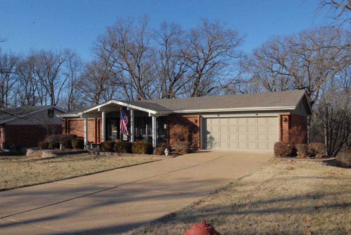 House for rent at 1681 Sunnyridge Rd, Ballwin, MO 63011
