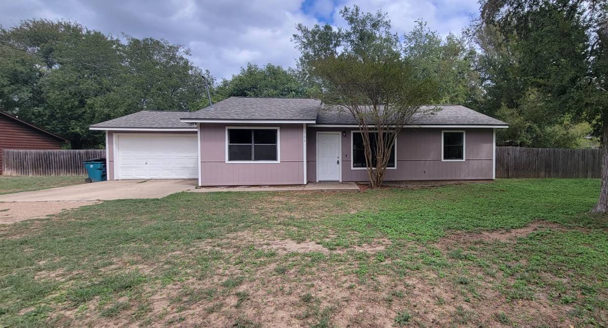 House for rent at 386 Lamaloa Lane, Bastrop, TX 78602