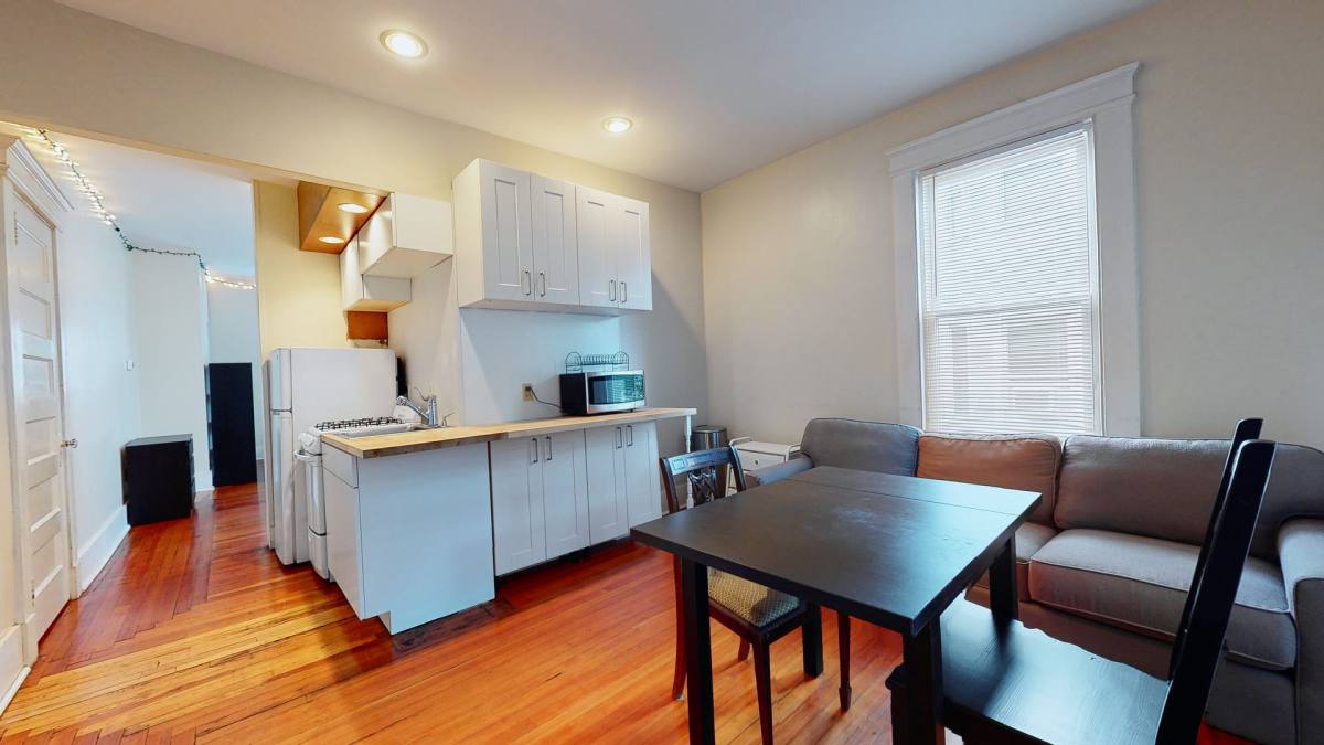 Apartment for rent at 317 Willow St, New Haven, CT 06511