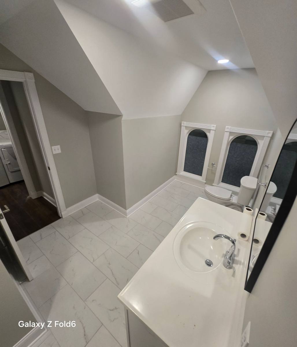 Apartment for rent at 68 E Philadelphia St, Detroit, MI 48202
