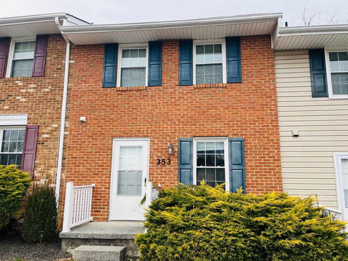 Townhouse for rent at 353 New Kent Rd, Blacksburg, VA 24060