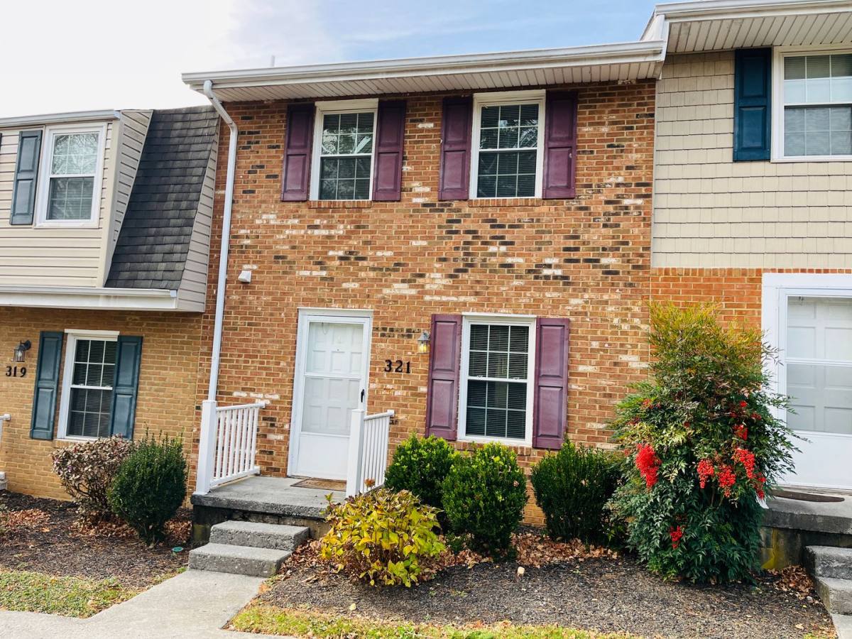 Townhouse for rent at 321 New Kent Rd, Blacksburg, VA 24060