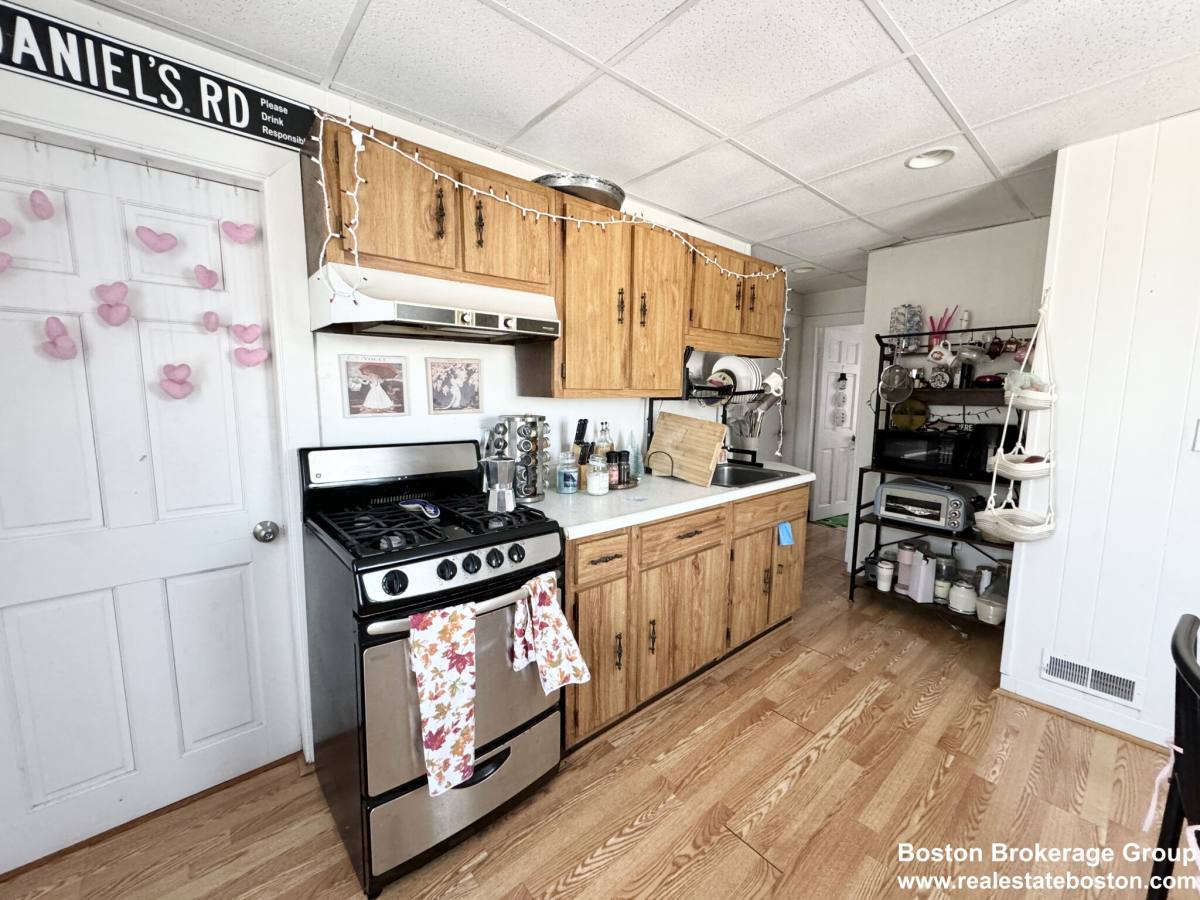 Apartment for rent at 105 Buttonwood St #2, Dorchester, MA 02125