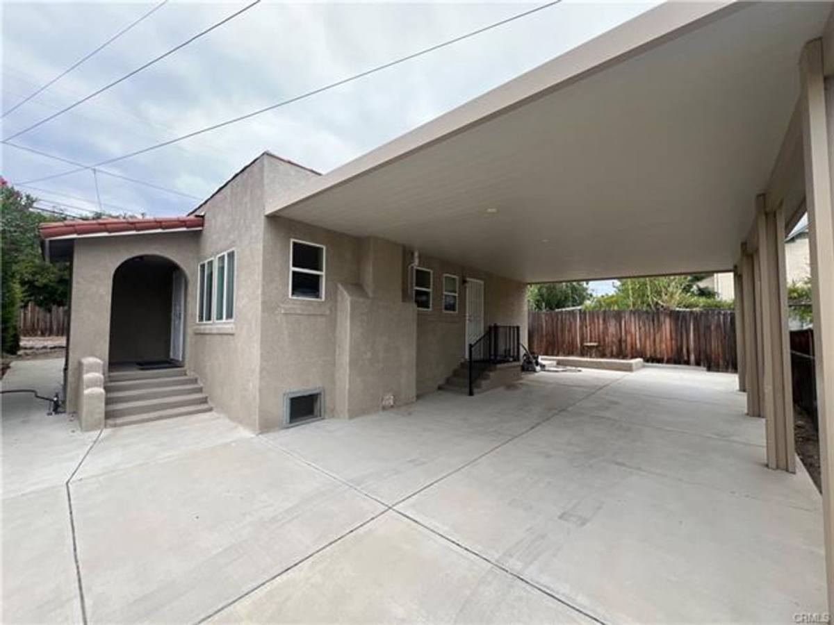 House for rent at 206 N Lindsay St, Lake Elsinore, CA 92530