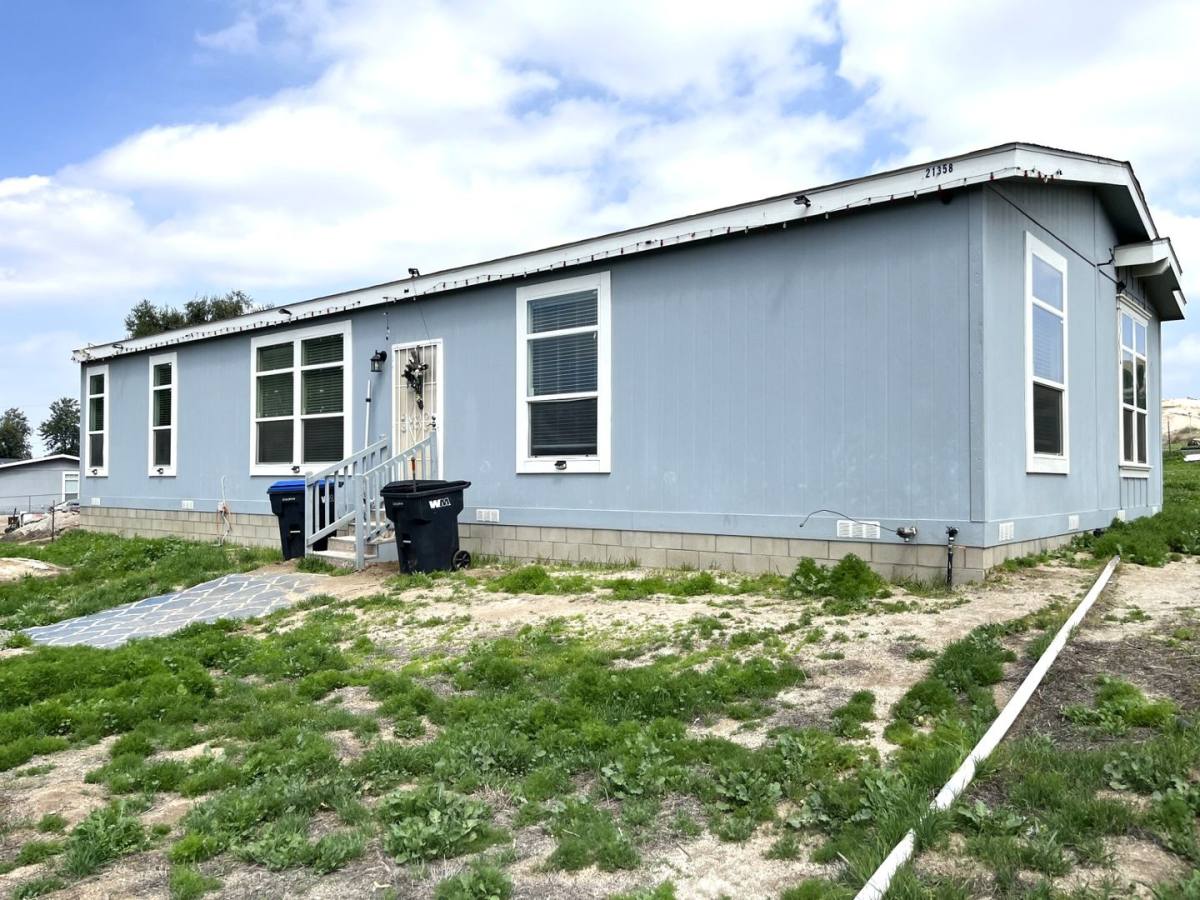House for rent at 21358 Old Elsinore Rd, Perris, CA 92570
