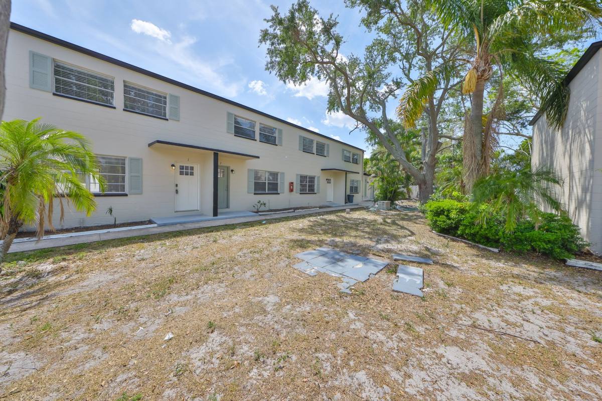 Townhouse for rent at 11916 133rd Ave, Largo, FL 33778