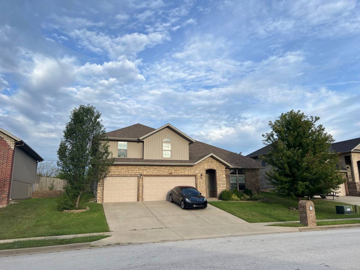 House for rent at 2103 S Gristmill, Ozark, MO 65721