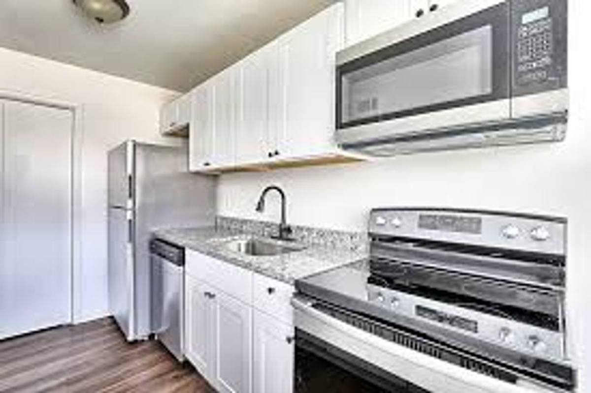 Townhouse for rent at 4550 Washington Rd, Atlanta, GA 30349