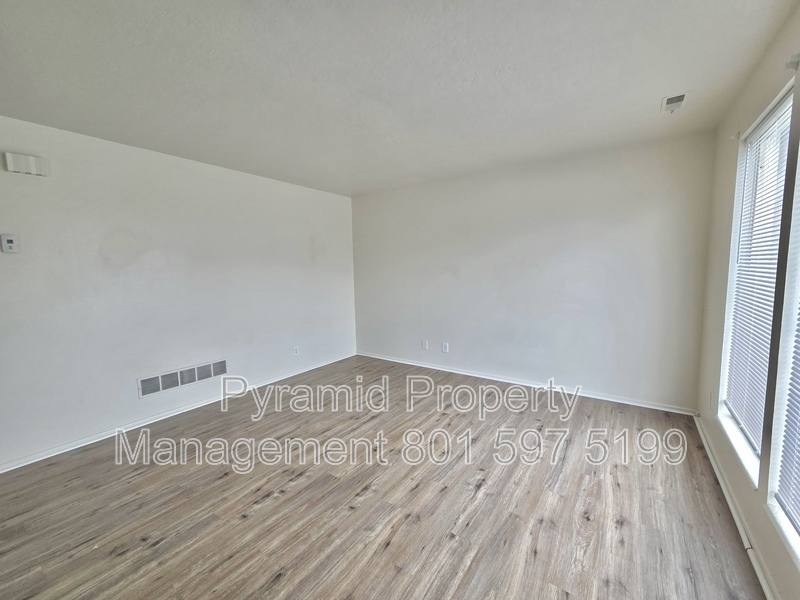 Townhouse for rent at 5571 S 2800 W #B, Roy, UT 84067