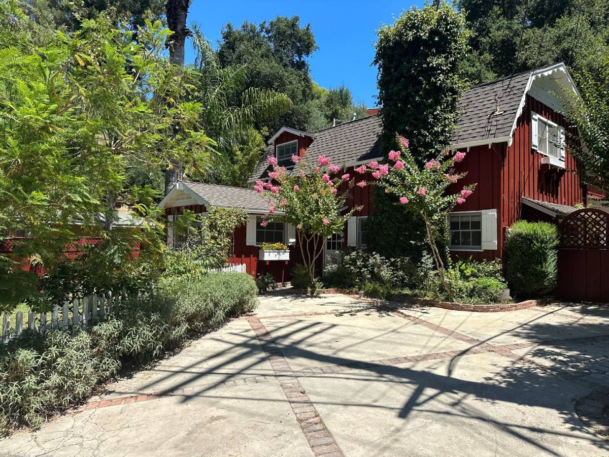 House for rent at 4308 Canoga Ave, Woodland Hills, CA 91367