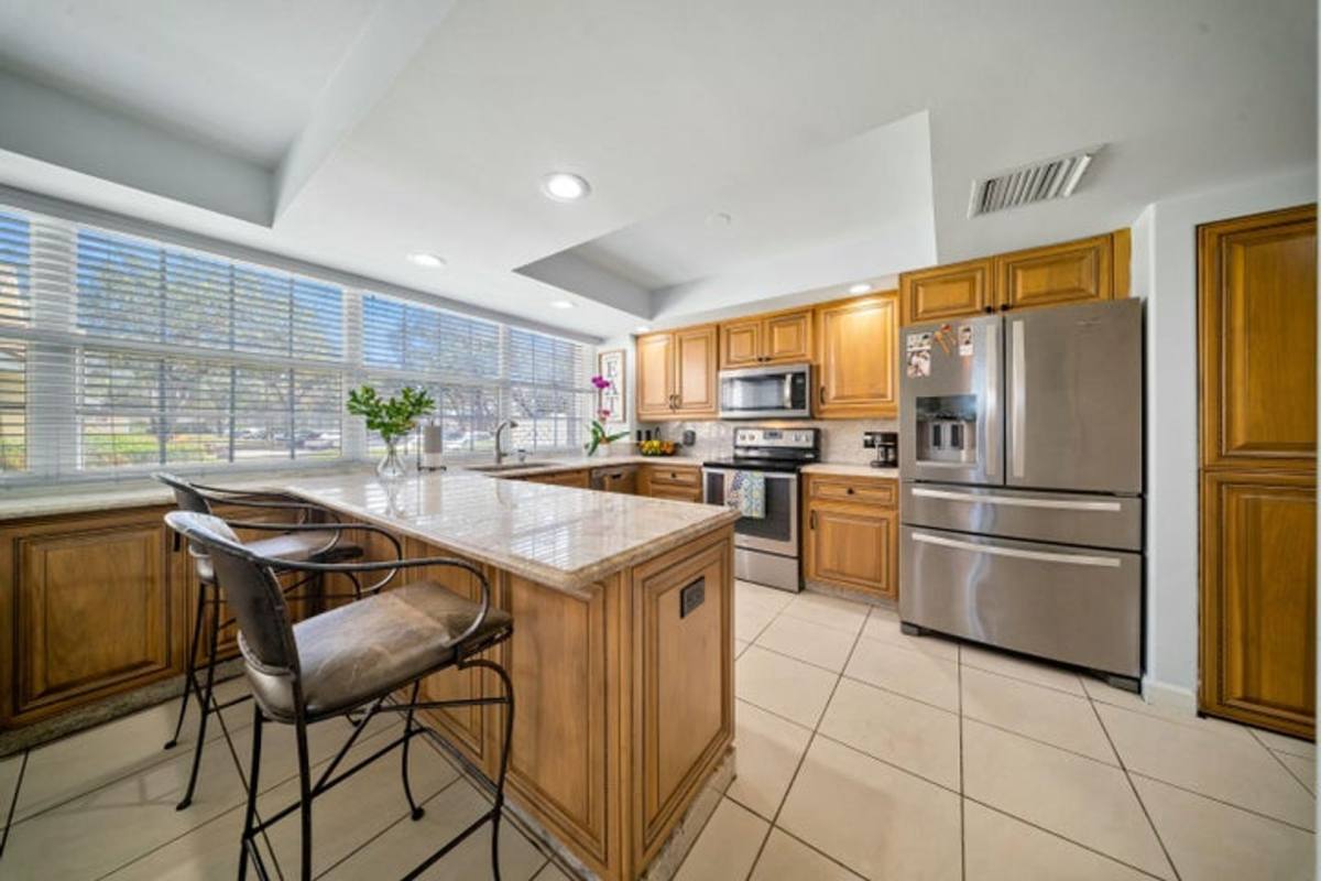 Townhouse for rent at 8104 Oakton Court, West Palm Beach, FL 33406