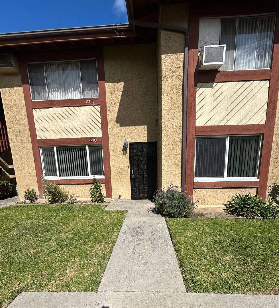 Apartment for rent at 4401 - 4407 Farquhar Ave, Los Alamitos, CA 90720