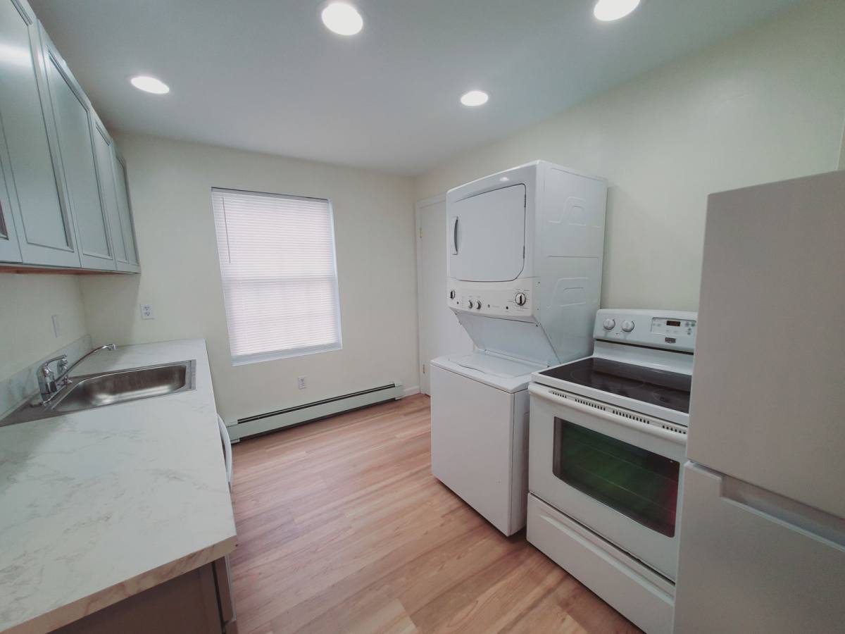 House for rent at 575 Burnsford Ave, Bridgeport, CT 06606