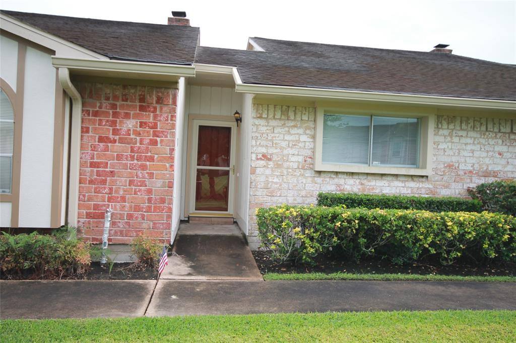 Townhouse for rent at 18 Windsor Court #18, Missouri City, TX 77459