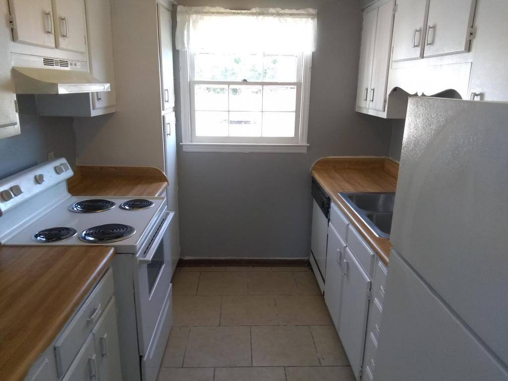 Townhouse for rent at 212 8th St SW, Decatur, AL 35601