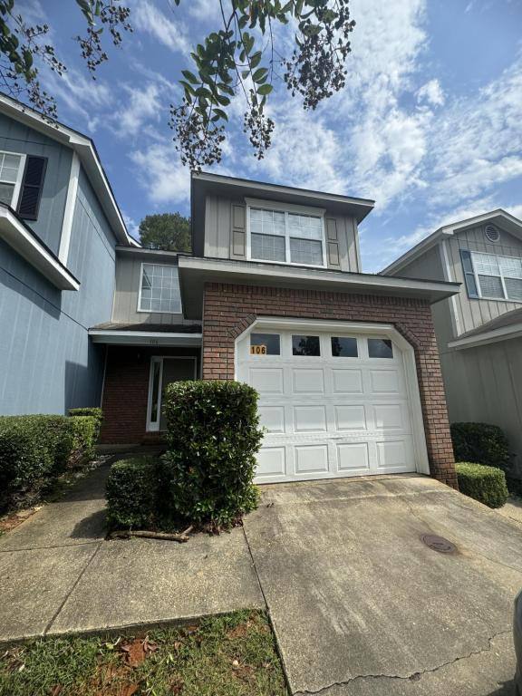 Townhouse for rent at 106 Pineridge Dr, Enterprise, AL 36330