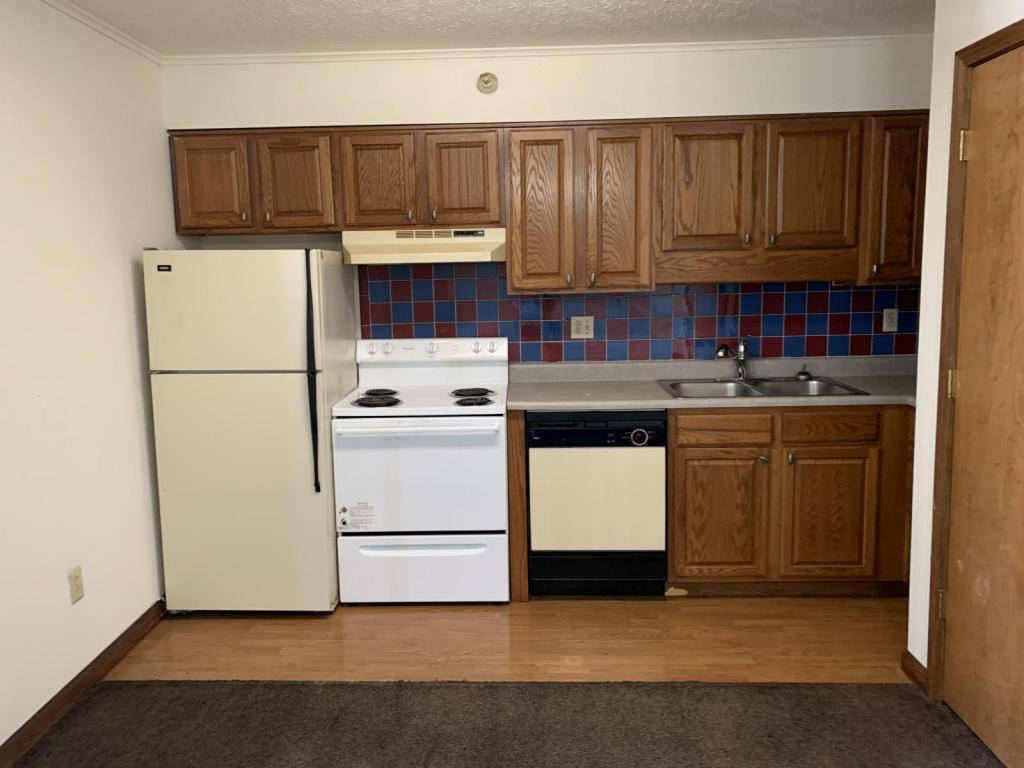 Apartment for rent at 1517 6th Ave #14, Huntington, WV 25701