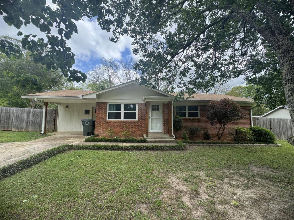 House for rent at 948 E Lee St, Enterprise, AL 36330