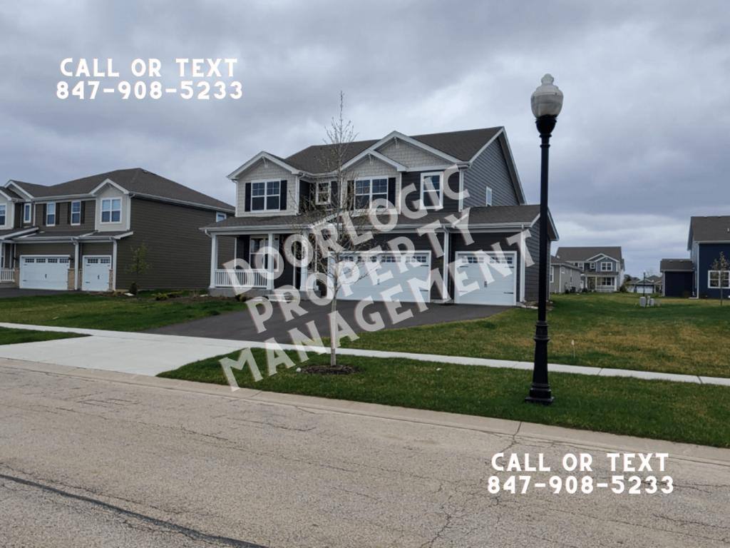 House for rent at 752 Kentshire Circle, Elgin, IL 60124