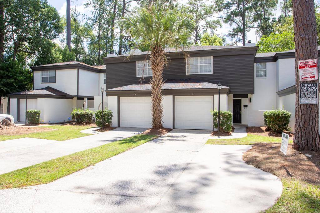 Townhouse for rent at 109 E Brookwood Place, Valdosta, GA 31602