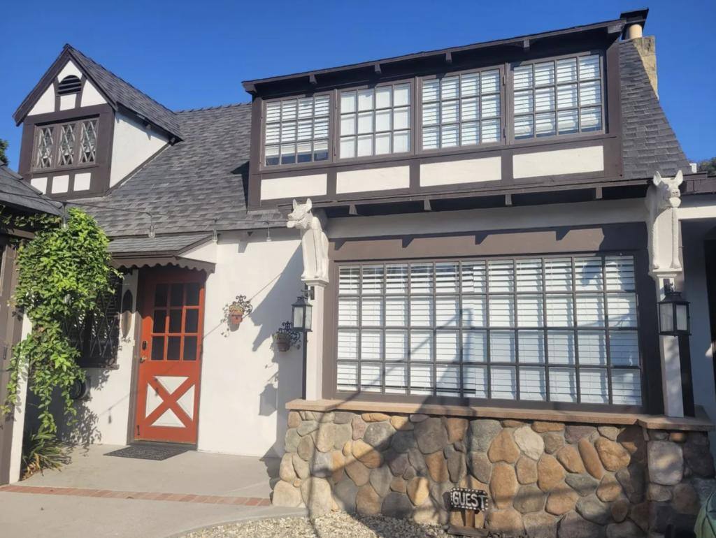 House for rent at 1287 Coast Village Circle Cottage, Santa Barbara, CA 93108
