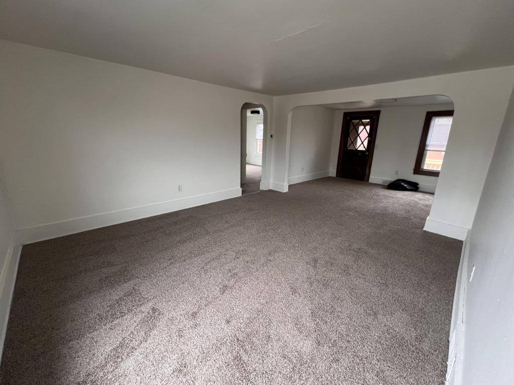 Apartment for rent at 165 W Main St, Cortland, OH 44410