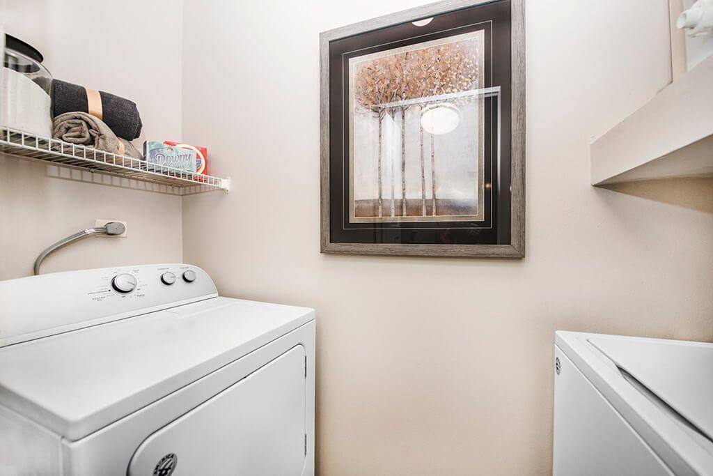 Apartment for rent at 2101 S Finley Rd, Lombard, IL 60148