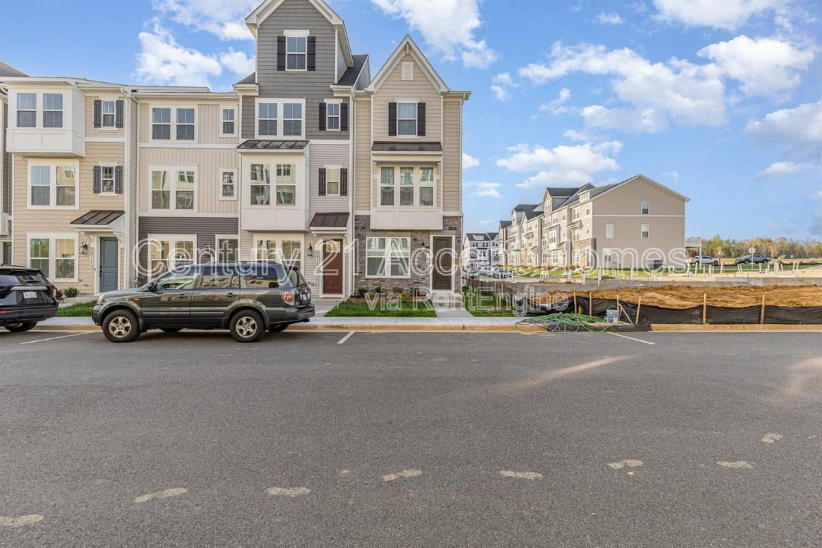 Townhouse for rent at 9123 Creek Bottom Lane, Fredericksburg, VA 22407