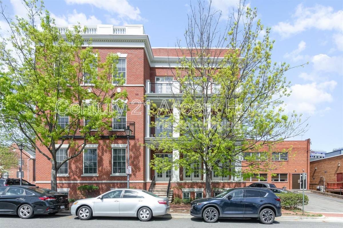1023 N Royal St #116, Alexandria, VA 22314