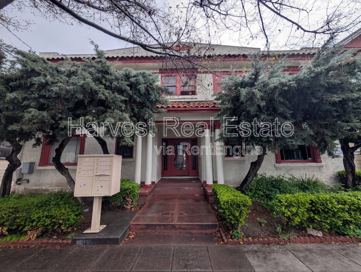 Apartment for rent at 460 S 6th St #6, San Jose, CA 95112