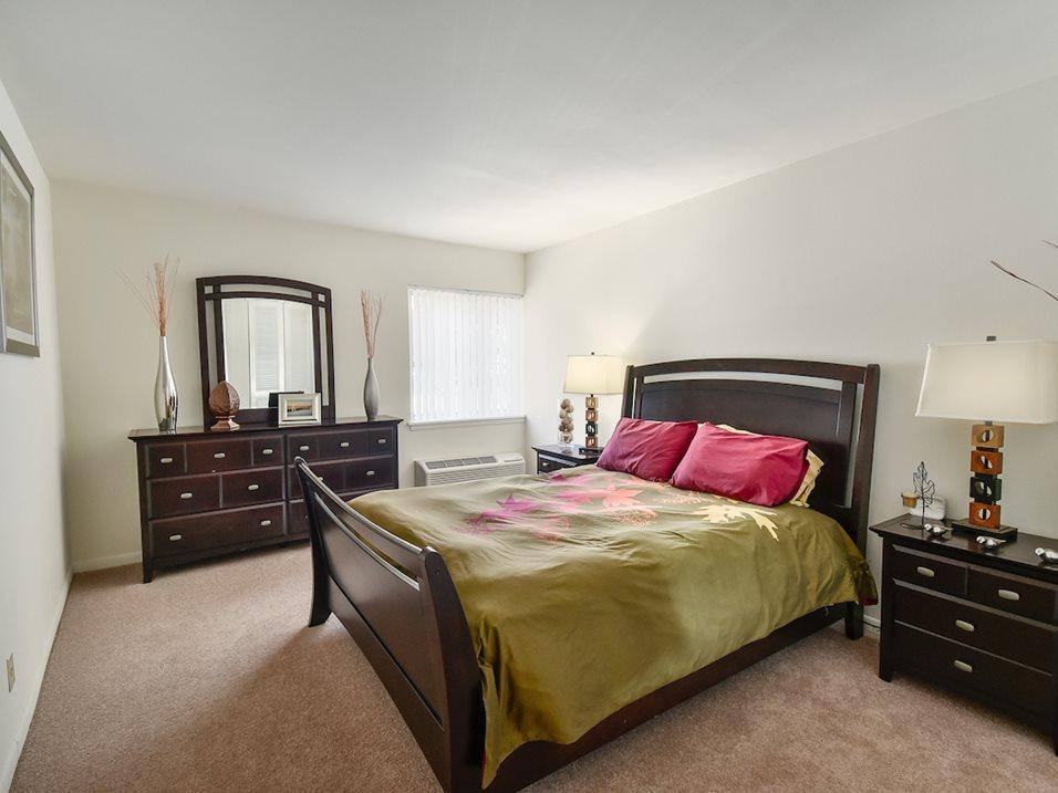 Apartment for rent at 1610 Sunset Ave #9-105, Waukegan, IL 60087