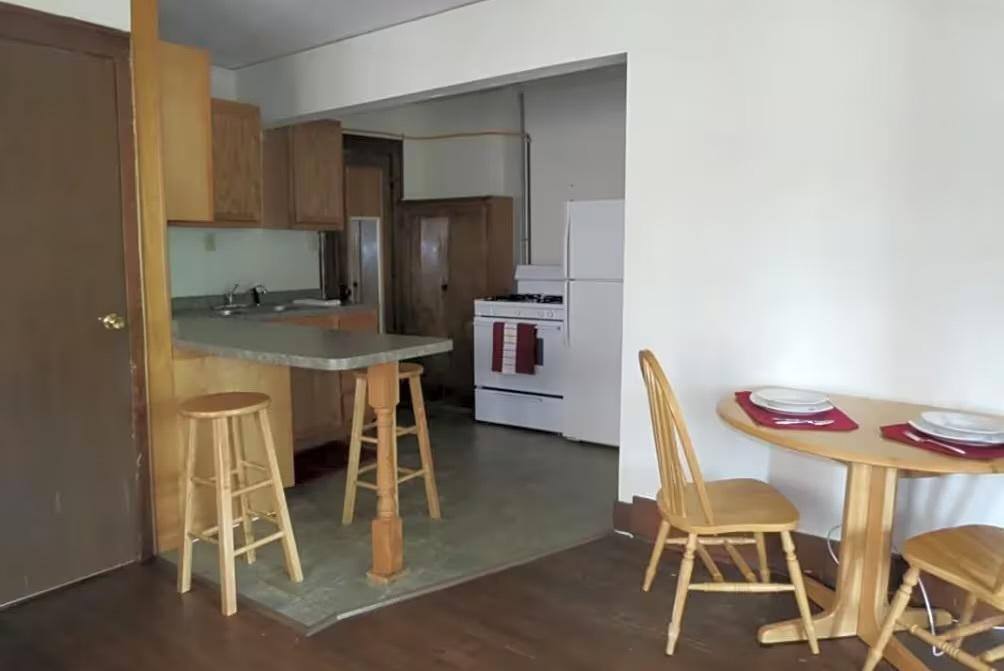 Apartment for rent at 705 W Elm St #3, Urbana, IL 61801