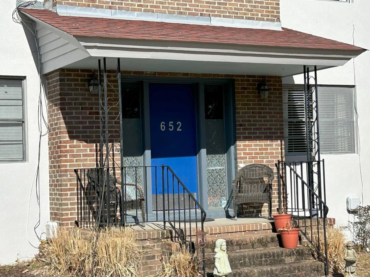 Apartment for rent at South Windemere, 652 Windermere Blvd #B, Charleston, SC 29407