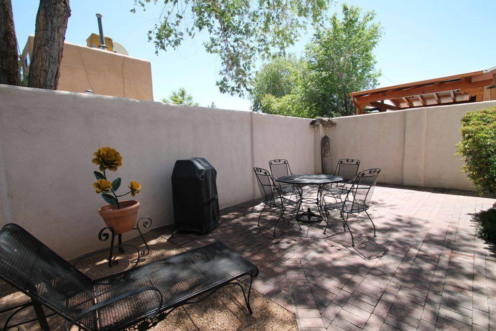 House for rent at Roehl's Garden, 318 San Pasquale Ave NW, Albuquerque, NM 87104
